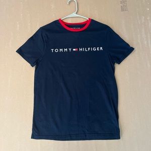 “Small” Tommy Hilfiger T-Shirt 🔵